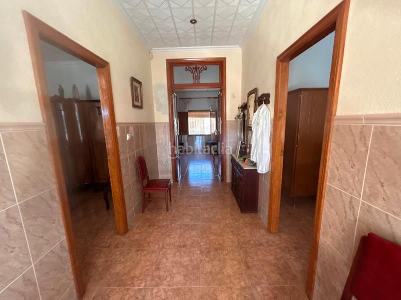 Foto d8842b1e-be04-4deb-b269-d8782c7c020d. Masia amb xemeneia aparcament a Catral