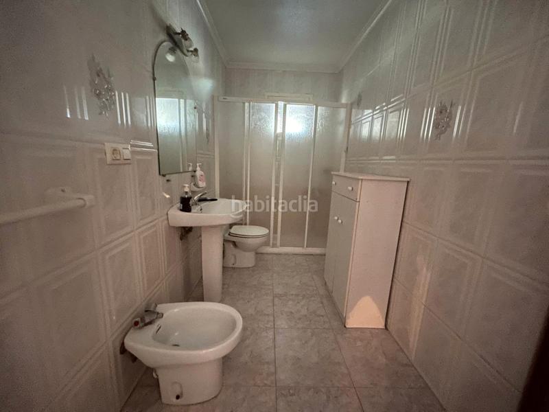 Foto d97792ec-3e56-4ca7-b263-547fc77f63de. Masia amb xemeneia aparcament a Catral