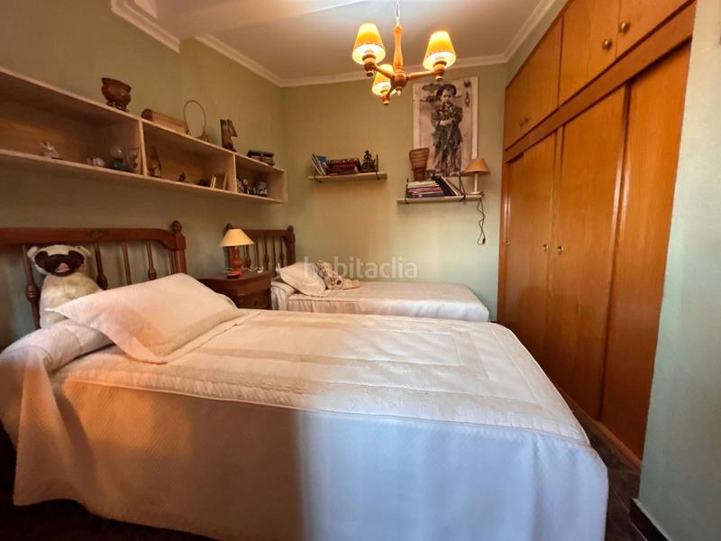 Foto 082f4d8e-96da-4d06-90a0-e7e4f3840e19. Casa adossada amb xemeneia a Almoradí