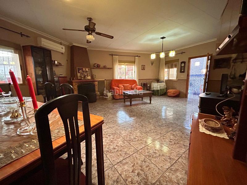 Foto 0d885923-ebe9-44c9-8633-502dc016ec1b. Casa adossada amb xemeneia a Almoradí