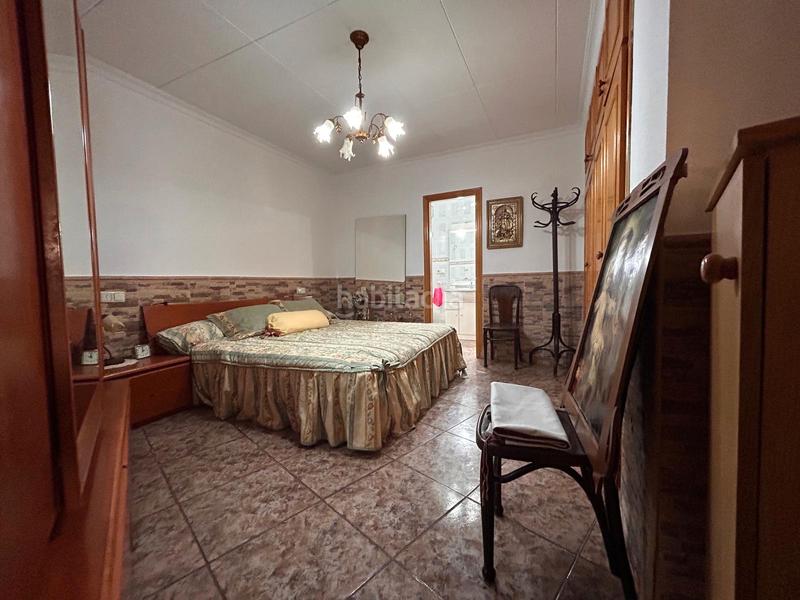 Foto be808b3b-1a6d-4768-ab63-71908de5a116. Casa adossada amb xemeneia a Almoradí