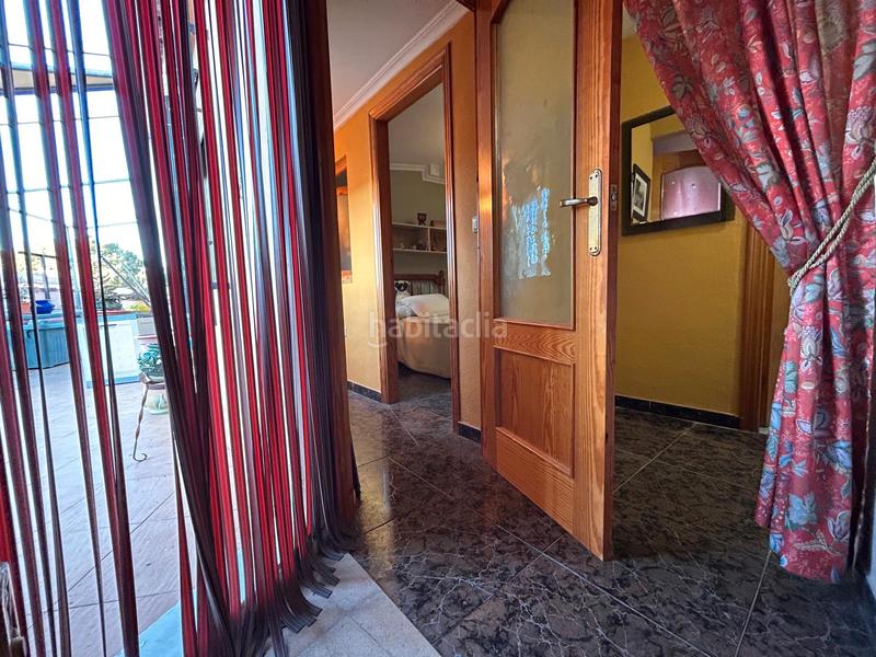 Foto ce1a7634-d2cb-4423-b4d6-e57abaf08f87. Casa adossada amb xemeneia a Almoradí