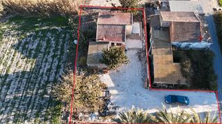 Masia a Dolores. Vivienda rústica con parcela en dolores: reforma sencilla y con