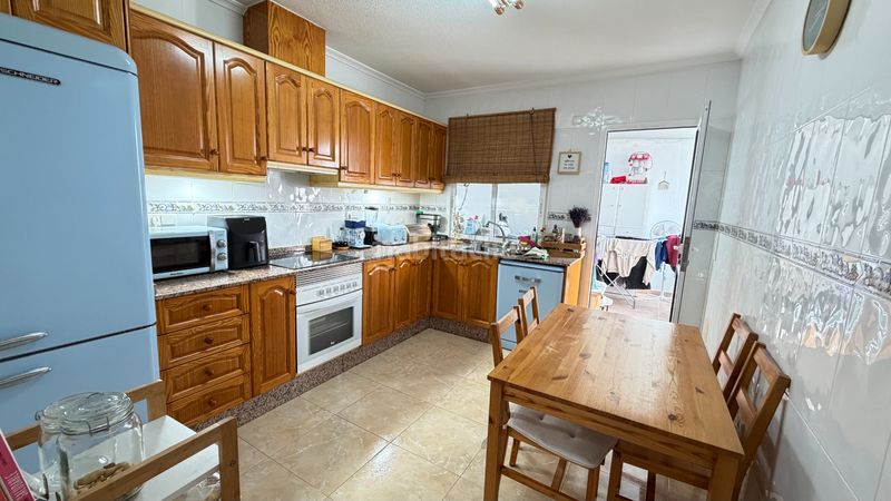 Foto d47485fb-1648-496e-8d77-92ba445eba10. Casa adossada amb aparcament a Daya Nueva
