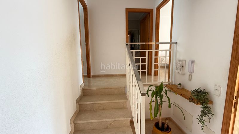 Foto f9f8a882-8ba0-4b8d-8e5f-10bc0f5b6f5e. Casa adossada amb aparcament a Daya Nueva
