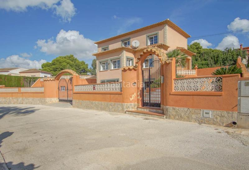 Foto e4b1303b-bb25-494e-b766-4963e60be52b. House with parking in Pueblo Calp