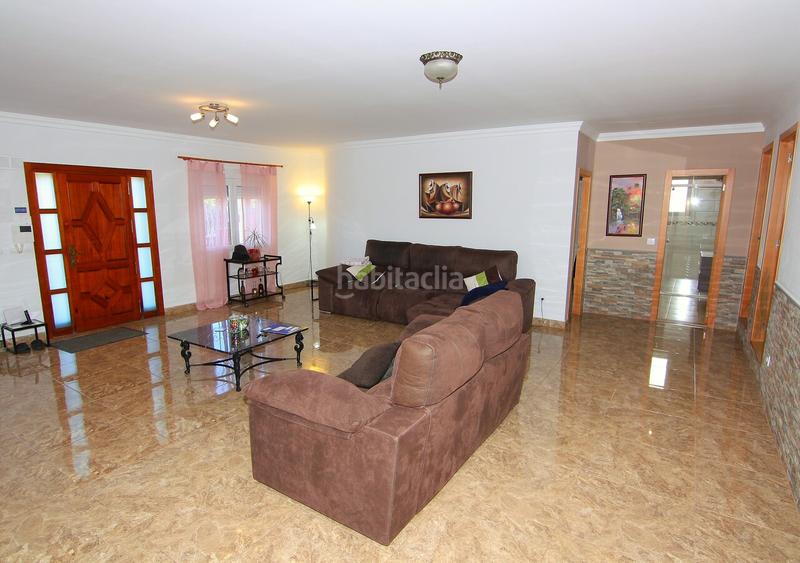 Foto b4ef9b47-8dde-4287-a597-773c9dddee65. Casa con parcheggio in Pedreguer