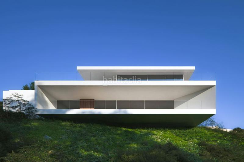 Foto a33311e6-2f61-47c5-86be-ec878f1855ad. House with parking in Casco Urbano Moraira