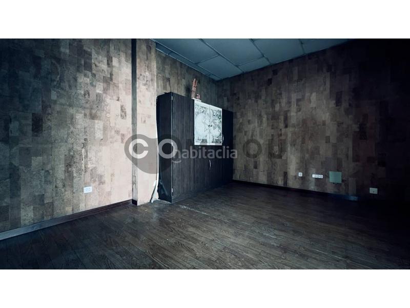 Foto b095df7e-6d09-4a9c-bd55-0e1d68ad268d. Affitto locale commerciale in doctor junyent 2 in Vic