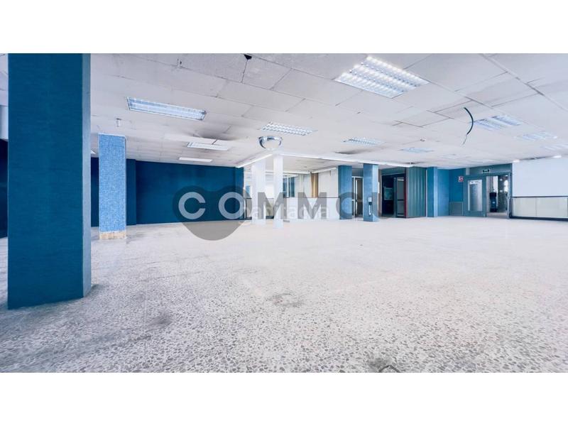 Foto 64b4769a-a272-4ad3-86c1-d2694548b9bd. Alquiler local comercial en doctor junyent 2 local en alquiler en el centro en Vic