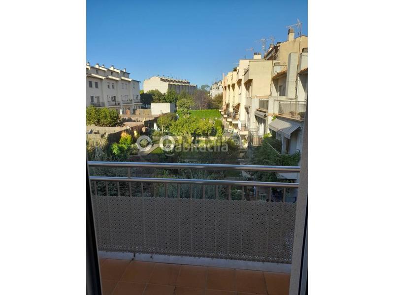 Foto 1dba7f65-4bdf-425a-9d02-afdb9deb393b. Casa adossada amb calefacció aparcament a Estadi-Santa Anna Vic