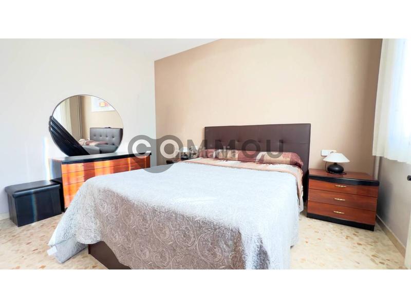 Foto 23a2fd91-a1b6-4563-8a49-d7fcf8463f25. Casa adossada amb calefacció aparcament a Estadi-Santa Anna Vic