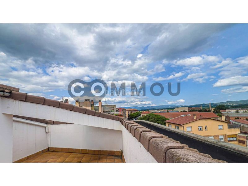 Foto 423dd0bf-0a2e-4f60-a0d4-dbf01d59bee0. Duplex avec chauffage parking dans Nord Vic