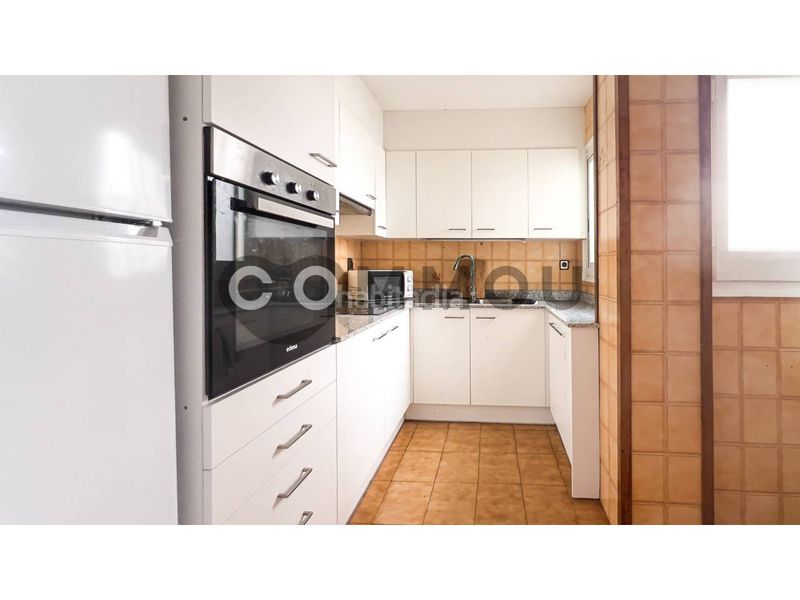 Foto 54742a05-020e-4520-8c6a-ed5f43c746c1. Duplex avec chauffage parking dans Nord Vic