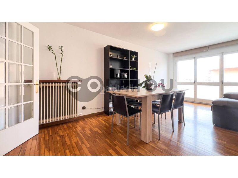 Foto 5a701437-23ba-4317-b772-06493c1033b4. Duplex avec chauffage parking dans Nord Vic