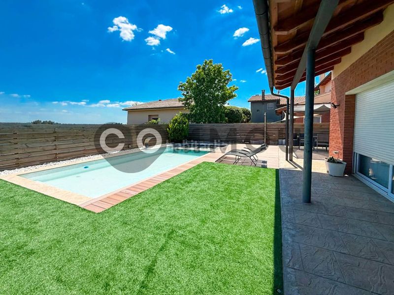 Foto 486ae698-8a7f-42bd-98a8-d5e5084c925b. Chalet  en venta en Gurb
