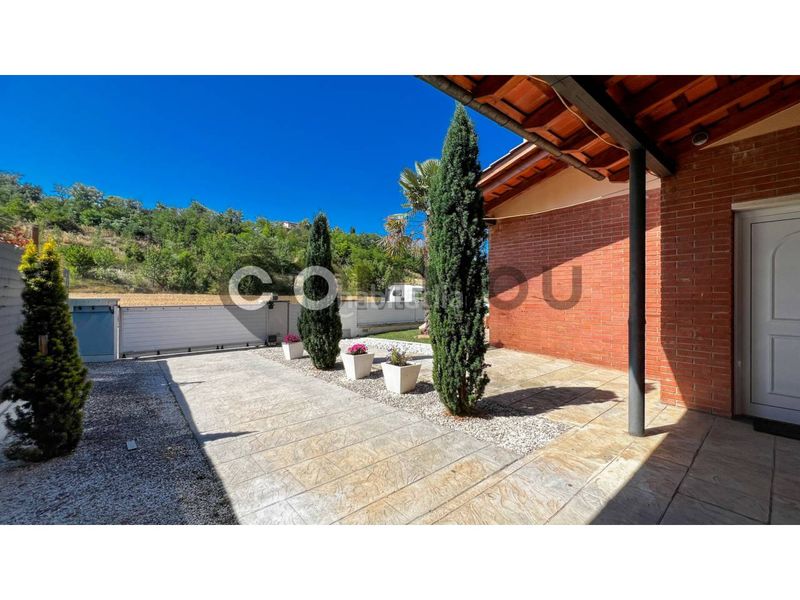 Foto 89530fac-bee5-4016-b9b3-fbd84c7f6136. Chalet  en venta en Gurb