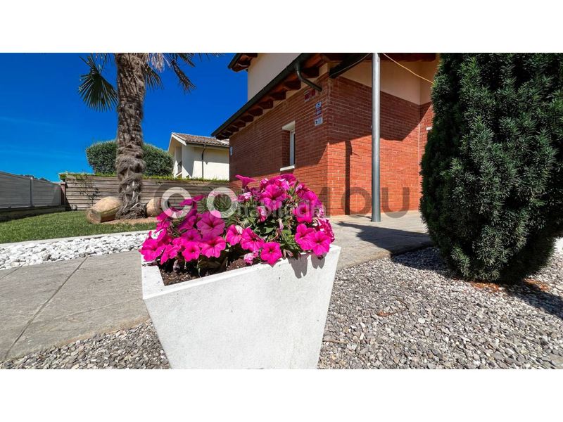 Foto e7b43bb6-6671-4338-9894-cf028ae8b74b. Chalet  en venta en Gurb