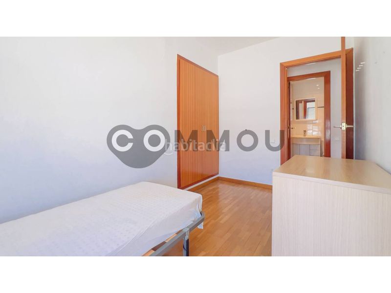 Foto 5106ffbe-be73-4b3e-aad7-ec46a4caf7dd. Pis amb aparcament a Centre Vic