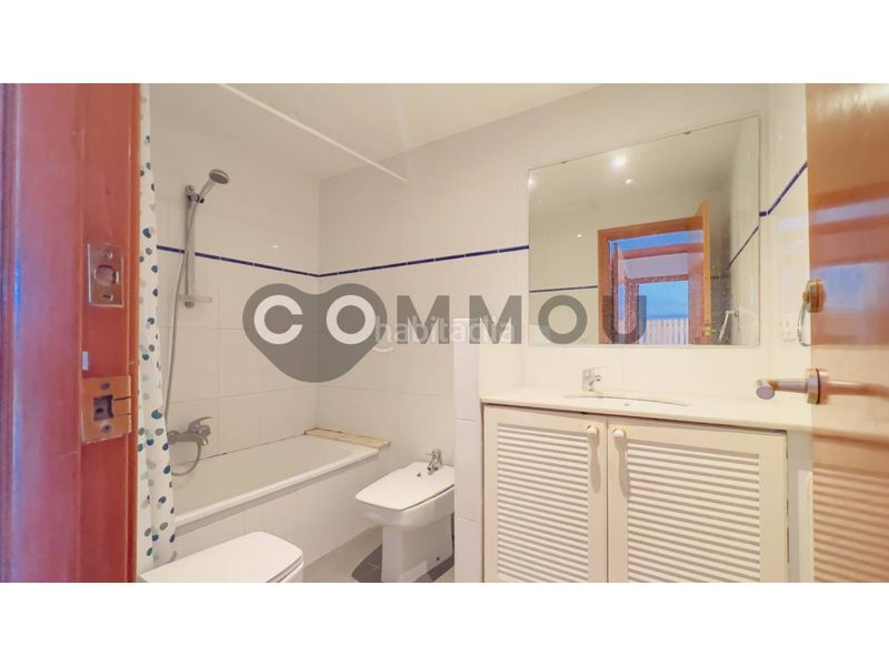 Foto a9c3a17f-2019-43f1-b1e4-ea586db7b947. Pis amb aparcament a Centre Vic
