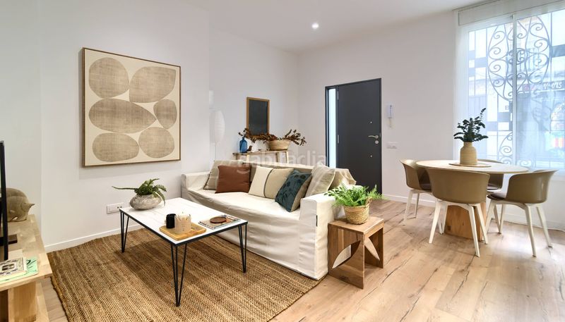 Foto 14b9a64a-13aa-476d-a2a9-c9471e787c0d. Pis a Russafa Valencia