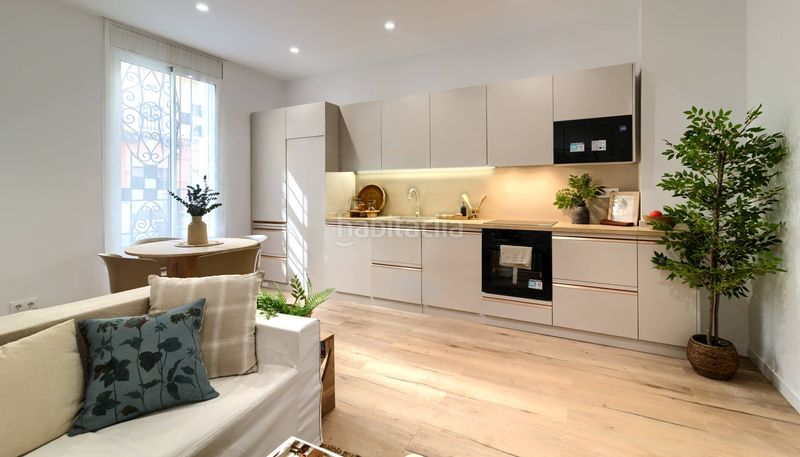 Foto 56549a71-3a1f-4ce1-b62f-1e28b59ac596. Pis a Russafa Valencia