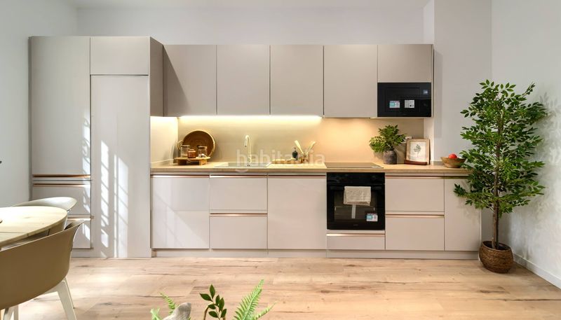 Foto bfeb5a34-2195-4df8-82b7-65223ef00942. Pis a Russafa Valencia