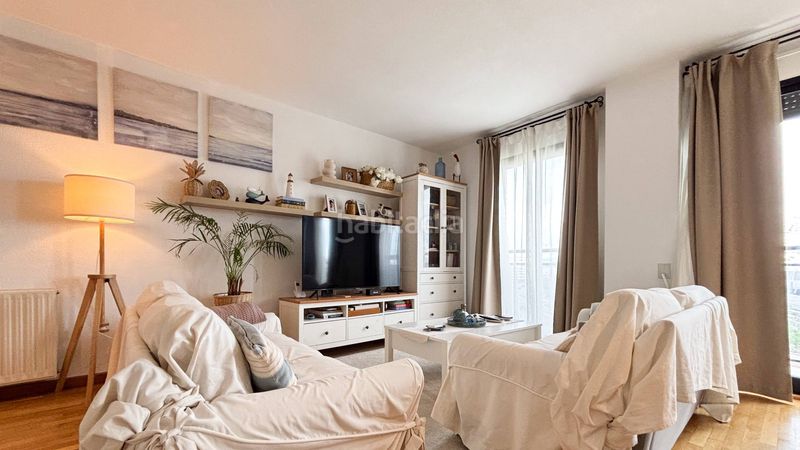 Foto d9d74f9a-36fb-4e74-b197-3e12f9777a51. Pis amb calefacció aparcament a La Raïosa Valencia