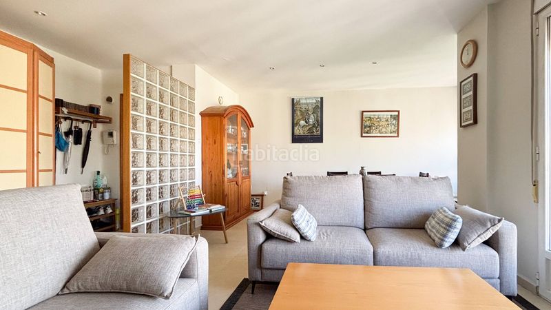 Foto ad981e0d-41ed-4669-a4c8-6f8240efec53. Pis a Russafa Valencia