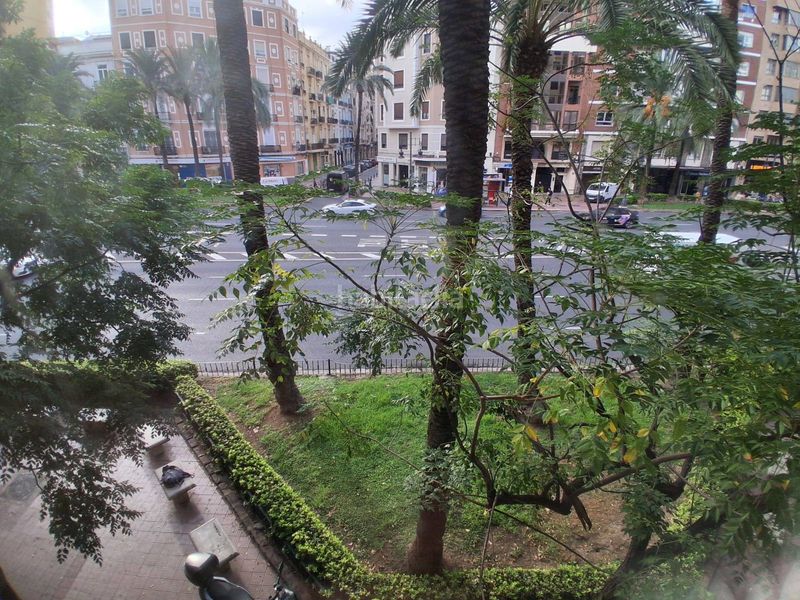 Foto 1b6374a8-c5f0-4bf5-9497-6cec5b95df8e. Lloguer pis amb calefacció aparcament a Russafa Valencia