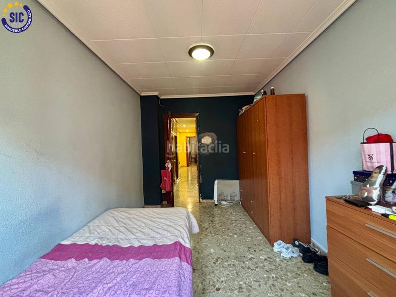 Foto 00ed7856-f1a4-43b7-9622-900073f760c2. Piso amplio piso de 100 m con 4 habitaciones listo para personalizar en Valencia