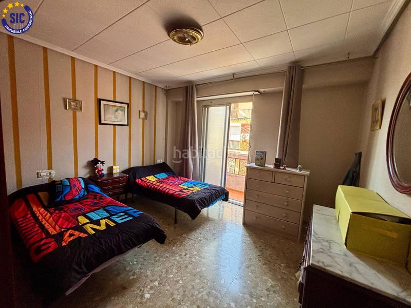 Foto 145b21fb-d0ff-4463-811a-16be80dd3494. Piso amplio piso de 100 m con 4 habitaciones listo para personalizar en Valencia