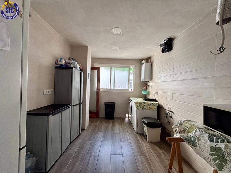 Foto 735ad819-0f12-403d-977b-2be430e3449d. Piso amplio piso de 100 m con 4 habitaciones listo para personalizar en Valencia