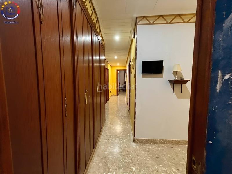 Foto d0e85be6-b12b-4f89-9a43-a64dde69b5aa. Piso amplio piso de 100 m con 4 habitaciones listo para personalizar en Valencia