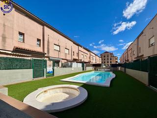 Casa adosada  Avenida tulipans, dels. Espectacular adosado con piscina en pobla de valbona.