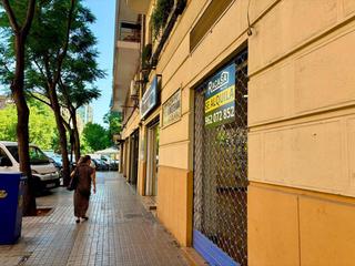 Lloguer Local Comercial  Calle albacete. Alquiler de  amplio  local en calle dalbacete.