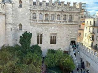 Àtic a El Mercat. Ático con vistas únicas frente a la lonja de la seda  exclusivid