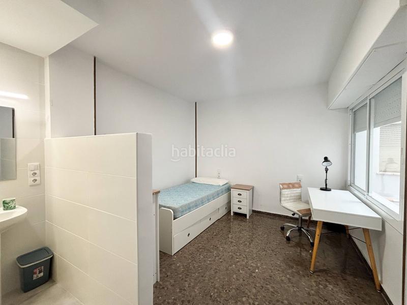 Foto 1d6e078a-19c8-4c51-9215-0f3b62a8be2d. Alquiler piso vivienda amueblada a un paso de plaza españa en Valencia