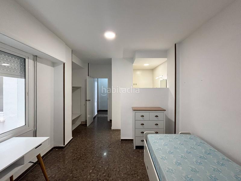 Foto a34b1a8c-b53a-439b-90a7-44159ac7065a. Alquiler piso vivienda amueblada a un paso de plaza españa en Valencia