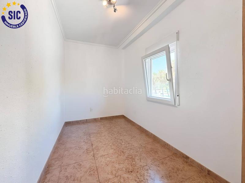 Foto e0b3d01a-1835-4ba4-80b0-84b4d6afca4f. Piso  luminoso en zona universitaria ideal para vivir o invertir en Burjassot