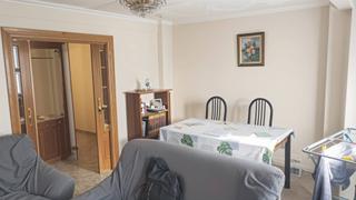 Pis  Calle san juan bosco. Piso con potencial en orriols  gran oportunidad para invertir o
