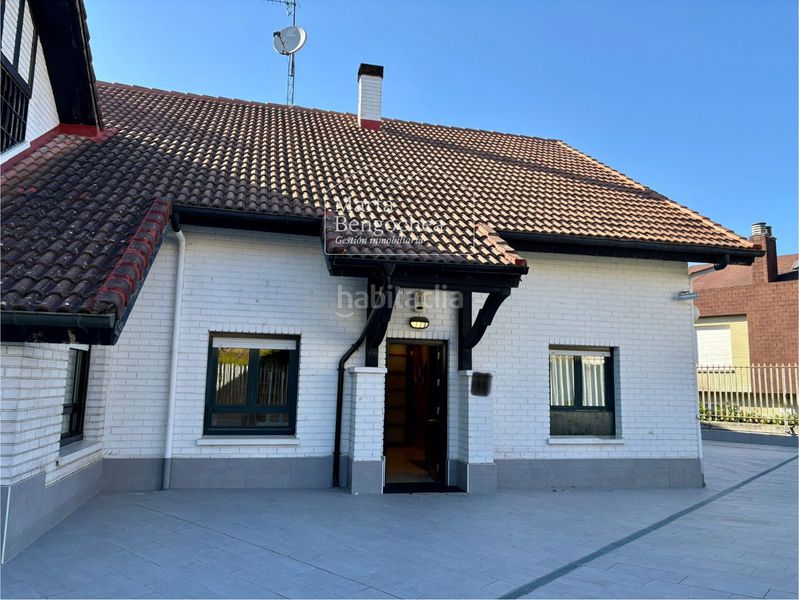 Foto 52ad12c2-0709-46b0-b4c9-6c22fa8f55f2. Casa adossada amb calefacció aparcament a Mendizorrotza - Armentia Vitoria - Gasteiz