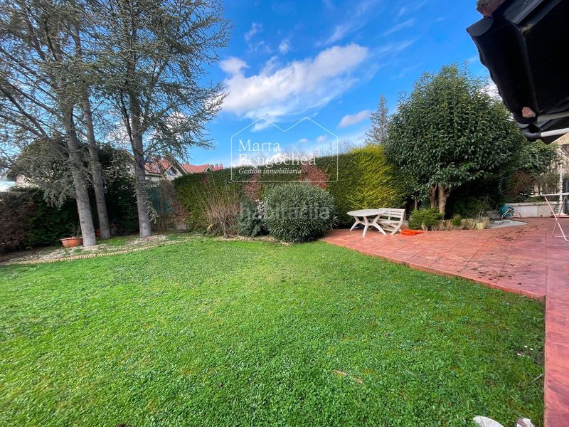 Foto 68378f01-20a0-45f4-a4e4-77be0cce9944. Casa adossada amb calefacció aparcament a Mendizorrotza - Armentia Vitoria - Gasteiz