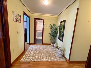 Pis  Calle san antonio. Se vende piso en calle san antonio de 98m2 y dos habitaciones .