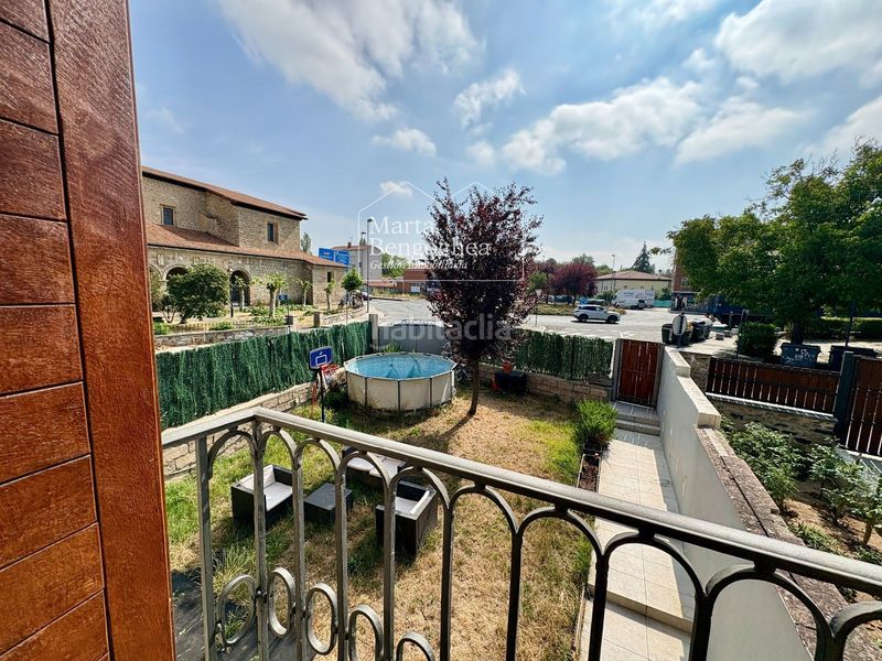 Foto bdbb0b9d-5fd0-4f67-baff-985abcc7e38d. Casa amb calefacció a Abetxuko Vitoria - Gasteiz