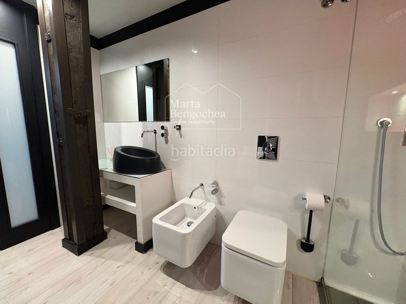 Foto f4a2e5df-a607-43c7-8159-d24d752d2530. Pis amb calefacció a Ensanche Vitoria - Gasteiz