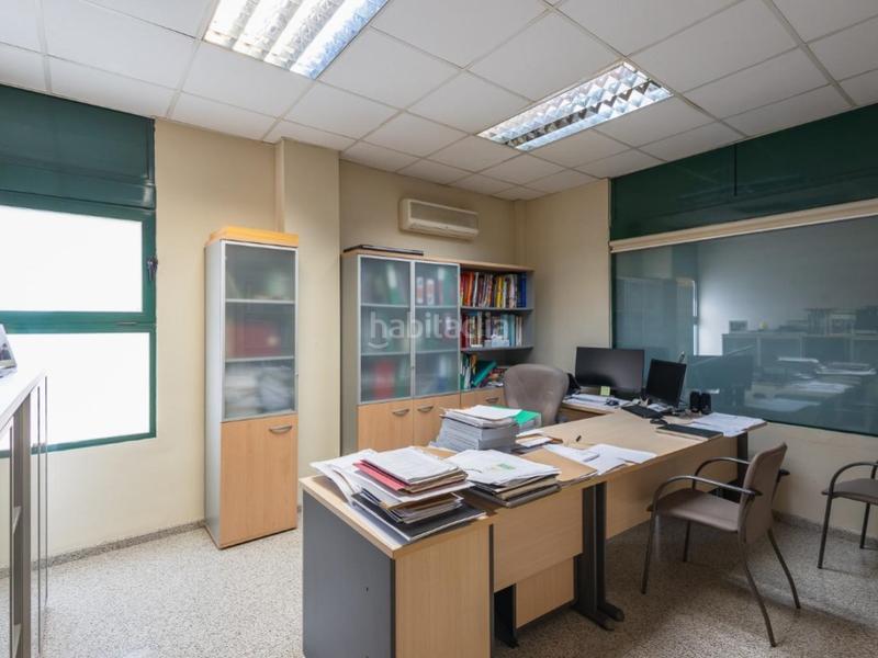 Foto 2443dd71-b483-454e-8135-2b231a505413. Office space with heating in L´Eixereta Burjassot