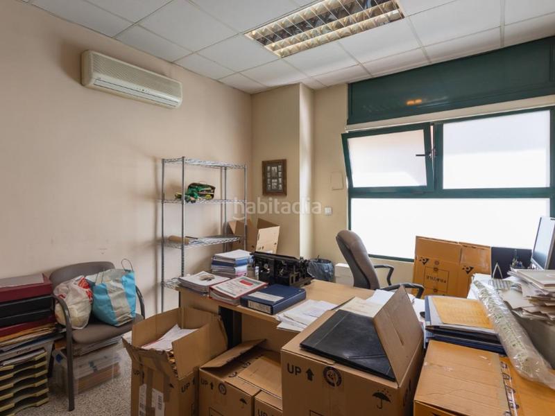 Foto a16e431e-e206-4279-ac3a-919438b89f20. Office space with heating in L´Eixereta Burjassot