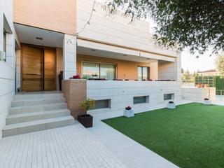 Chalet  N/a. Moderno chalet con excelentes calidades en el vedat de torrent