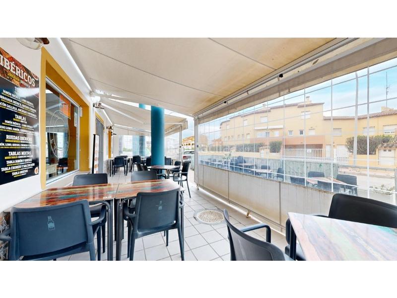 Foto f1d35a8e-34de-40ac-b768-eb4951872d51. Local comercial local, negocio y vivienda nova en Oliva